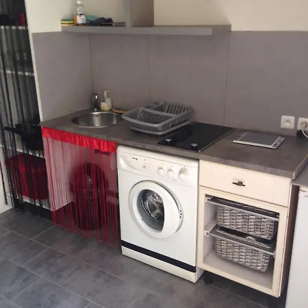 Sur Agde, Avec Cour, Parking Et En Option Apartment