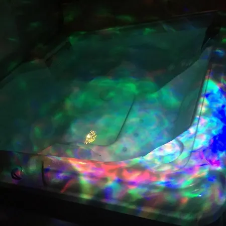 Sur Agde, Avec Cour, Parking Et En Option