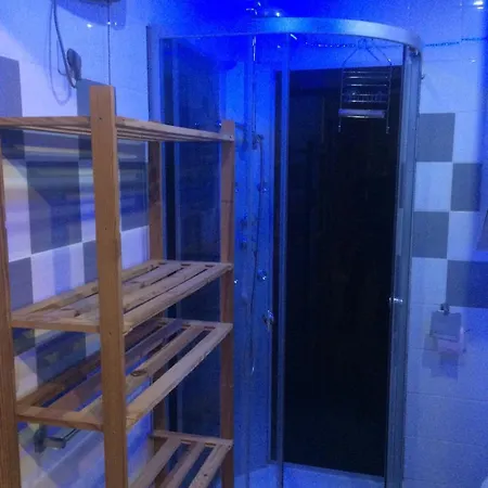 Appartement Sur Agde, Avec Cour, Parking Et En Option *