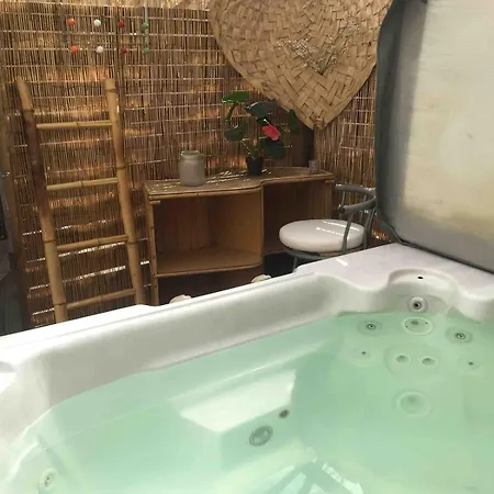 Appartamento Sur Agde, Avec Cour, Parking Et En Option