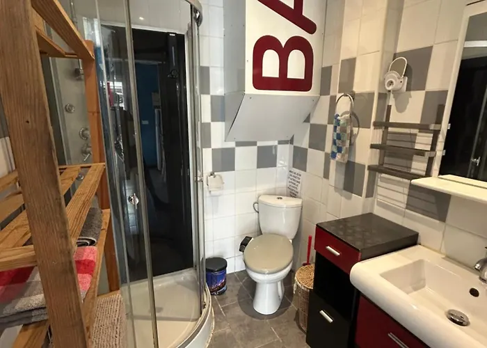 Sur Agde, Avec Cour, Parking Et En Option Apartment Agde