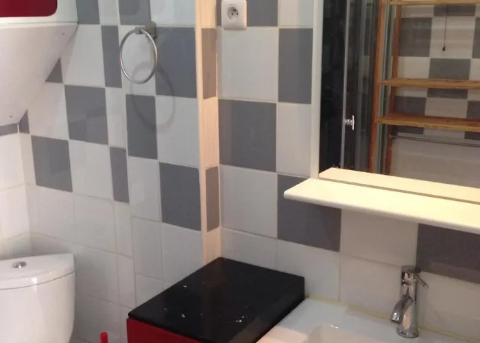 Appartamento Sur Agde, Avec Cour, Parking Et En Option *