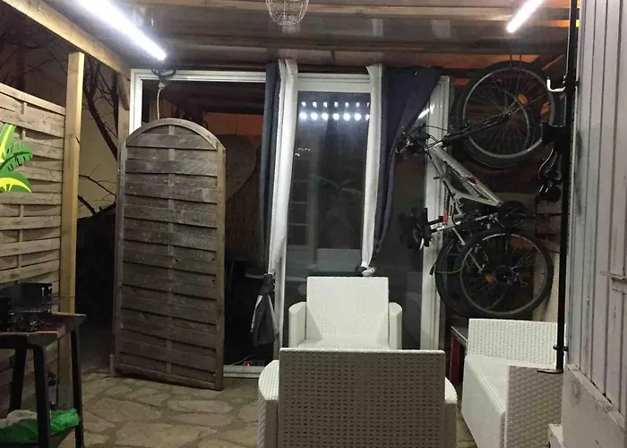 Appartamento Sur Agde, Avec Cour, Parking Et En Option *